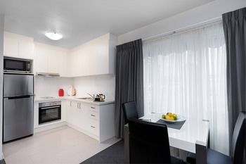Best Western Fawkner Suites & Serviced Apartments - Accommodation Mount Tamborine 57