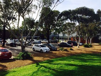 Box Hill Studios At Canterbury Gardens - Accommodation Mount Tamborine 1