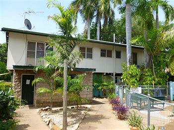 Palm Court Budget Motel Hostel/Backpackers - Accommodation Mount Tamborine 2
