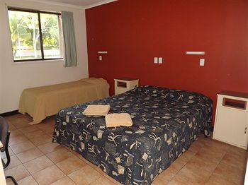 Palm Court Budget Motel Hostel/Backpackers - Accommodation Mount Tamborine 3