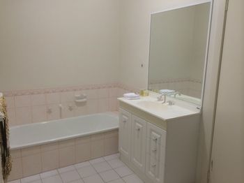 Australian Home Away Ringwood @ Bardia - Accommodation Mount Tamborine 1