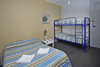 The George Street Hotel - Hostel - Accommodation Mount Tamborine 8