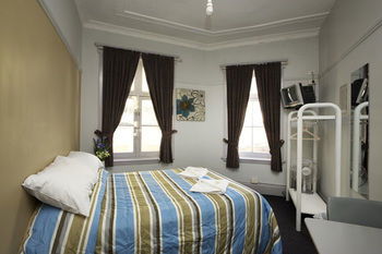 The George Street Hotel - Hostel - Accommodation Mount Tamborine 10