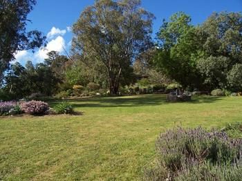 Church House B&B Gundagai - Accommodation Mount Tamborine 2