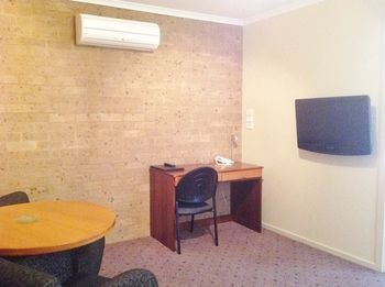 Ashton Townhouse Motel And Suites - Accommodation Mount Tamborine 8