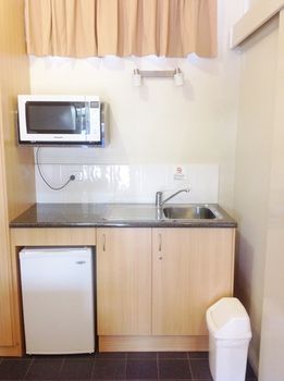 Ashton Townhouse Motel And Suites - Accommodation Mount Tamborine 24