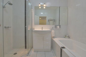 Cadman Motor Inn & Apartments - Accommodation Mount Tamborine 1