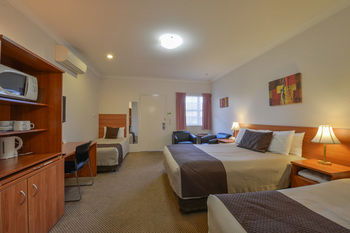 Cadman Motor Inn & Apartments - Accommodation Mount Tamborine 3