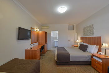 Cadman Motor Inn & Apartments - Accommodation Mount Tamborine 4