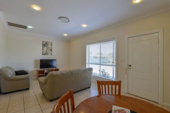 Cadman Motor Inn & Apartments - Accommodation Mount Tamborine 5