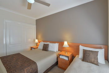 Cadman Motor Inn & Apartments - Accommodation Mount Tamborine 8