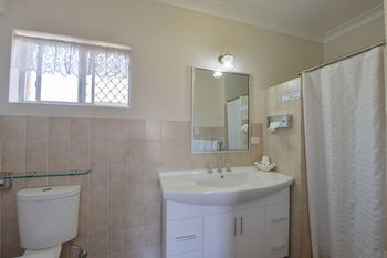 Cadman Motor Inn & Apartments - Accommodation Mount Tamborine 12