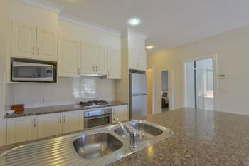 Cadman Motor Inn & Apartments - Accommodation Mount Tamborine 19
