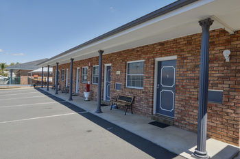 Cadman Motor Inn & Apartments - Accommodation Mount Tamborine 24