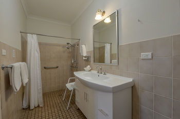 Cadman Motor Inn & Apartments - Accommodation Mount Tamborine 27