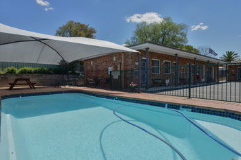 Cadman Motor Inn & Apartments - Accommodation Mount Tamborine 28