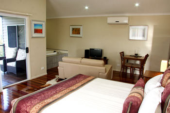 Yabbaloumba Retreat - Accommodation Mount Tamborine 2