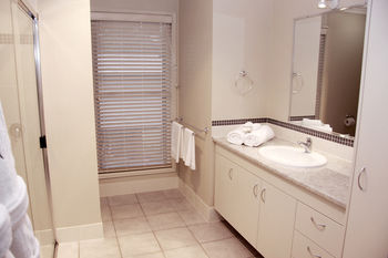 Yabbaloumba Retreat - Accommodation Mount Tamborine 3