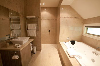 Wild Cattle Creek Estate - Accommodation Mount Tamborine 0