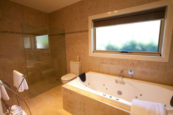 Wild Cattle Creek Estate - Accommodation Mount Tamborine 4