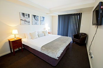 Astina Serviced Apartments - Central - Accommodation Mount Tamborine 5