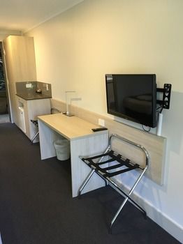 Avoca Beach Hotel & Resort - Accommodation Mount Tamborine 5