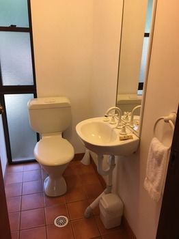 Avoca Beach Hotel & Resort - Accommodation Mount Tamborine 6