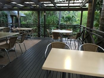 Avoca Beach Hotel & Resort - Accommodation Mount Tamborine 8