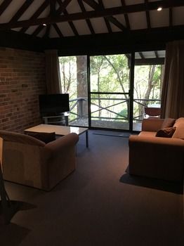 Avoca Beach Hotel & Resort - Accommodation Mount Tamborine 9