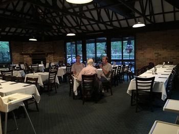 Avoca Beach Hotel & Resort - Accommodation Mount Tamborine 41