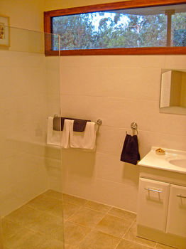 Valley Farm Vineyard Cottages - Accommodation Mount Tamborine 12