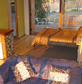 Valley Farm Vineyard Cottages - Accommodation Mount Tamborine 14