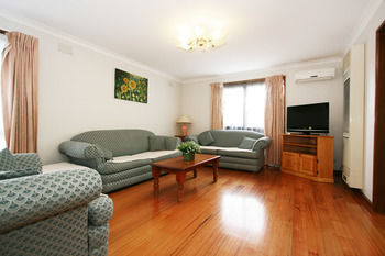 40 Thames Holiday Unit - Accommodation Mount Tamborine 6