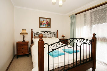 40 Thames Holiday Unit - Accommodation Mount Tamborine 8