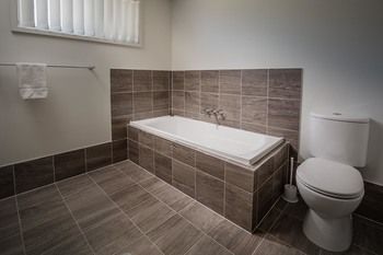 Wallsend Executive Apartments - Accommodation Mount Tamborine 7