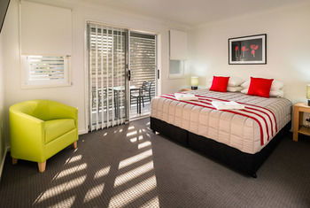 Wallsend Executive Apartments - Accommodation Mount Tamborine 16