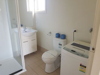 Bentley Waterfront Motel & Cottages - Accommodation Mount Tamborine 6