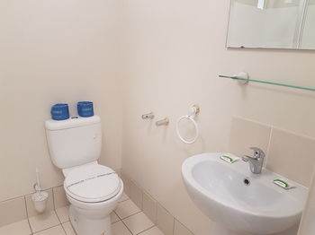 Bentley Waterfront Motel & Cottages - Accommodation Mount Tamborine 8