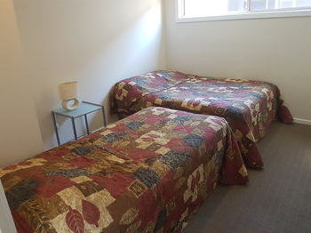 Bentley Waterfront Motel & Cottages - Accommodation Mount Tamborine 22