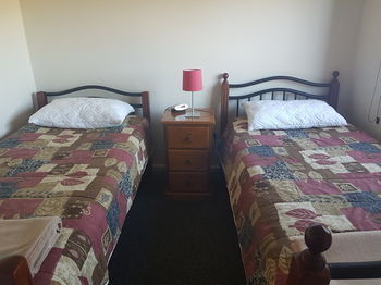 Bentley Waterfront Motel & Cottages - Accommodation Mount Tamborine 24