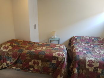 Bentley Waterfront Motel & Cottages - Accommodation Mount Tamborine 26