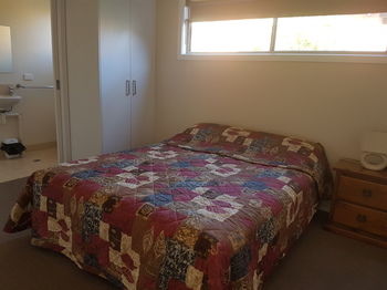 Bentley Waterfront Motel & Cottages - Accommodation Mount Tamborine 29