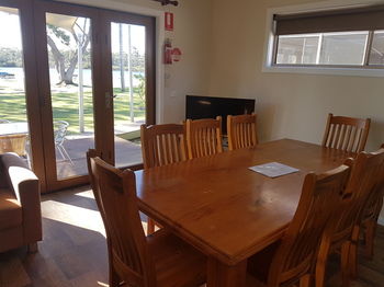 Bentley Waterfront Motel & Cottages - Accommodation Mount Tamborine 42