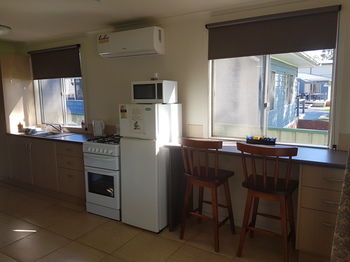 Bentley Waterfront Motel & Cottages - Accommodation Mount Tamborine 47