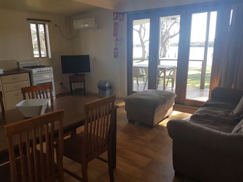 Bentley Waterfront Motel & Cottages - Accommodation Mount Tamborine 75