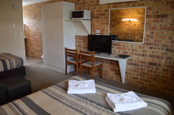 Golden Beach Motor Inn - Accommodation Mount Tamborine 25