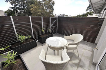 Glebe Furnished Apartments - Accommodation Mount Tamborine 3