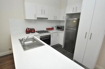 Glebe Furnished Apartments - Accommodation Mount Tamborine 5