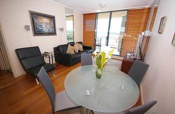Homebush 70 Ben Furnished Apartment - Accommodation Mount Tamborine 5