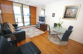Homebush 70 Ben Furnished Apartment - Accommodation Mount Tamborine 6